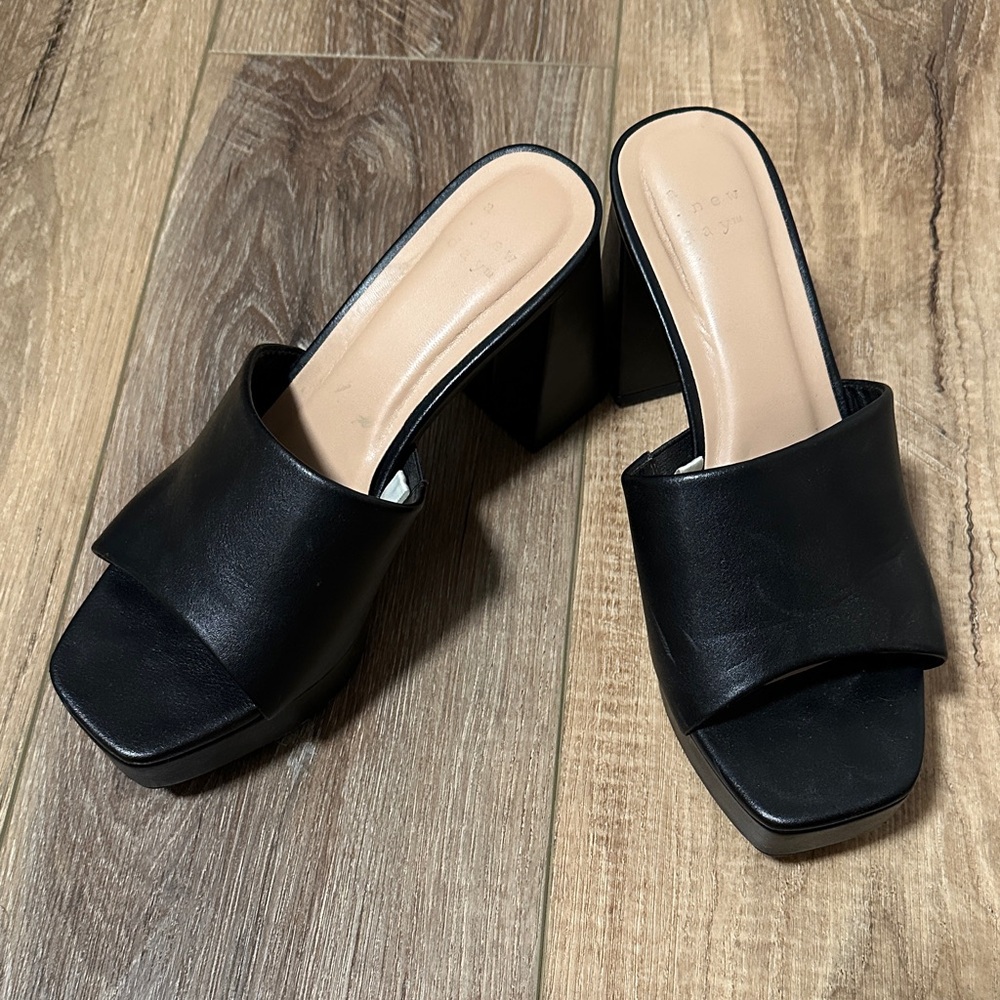 a new day Black Open-Toe Block Heel Mules